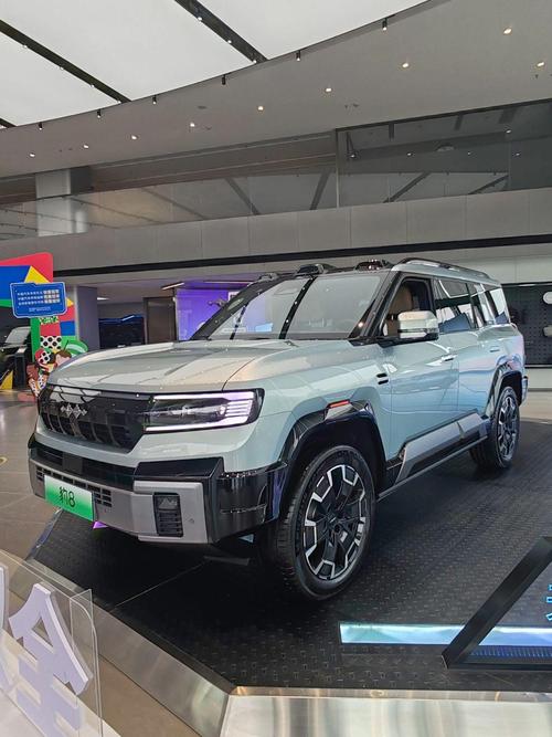 成都11比亚迪方程豹硬派越野的爆款，英菲尼迪35周年与你共成长